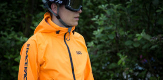 Test – Raceface Chute Jacke und Agent Shorts