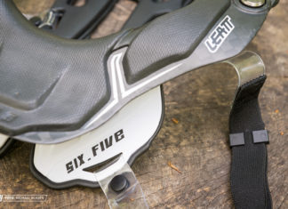 Hands on Leatt DBX 6.5 Carbon