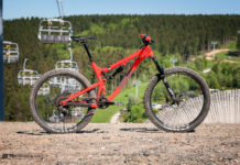 Bikecheck – DMRBIKES Sled im Cosmic Sports Aufbau