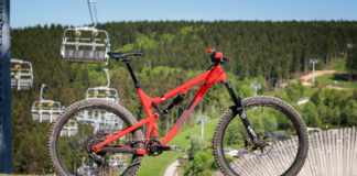 Bikecheck – DMRBIKES Sled im Cosmic Sports Aufbau