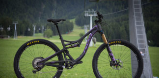 Eurobike Mediadays 2017 – Pivot Mach 4 im Überblick Optisch ein wenig gedrungen, aber mit der bekannten Pivot Designsprache.