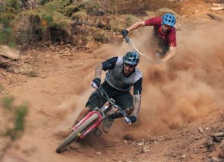 Feinste Trail Action im Staub mit Sam Hill und Kilian Bron