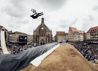 SPEKTAKULÄRER URBAN SLOPESTYLE MADE IN GERMANY – DER RED BULL DISTRICT RIDE KEHRT ZURÜCK Red Bull District Ride