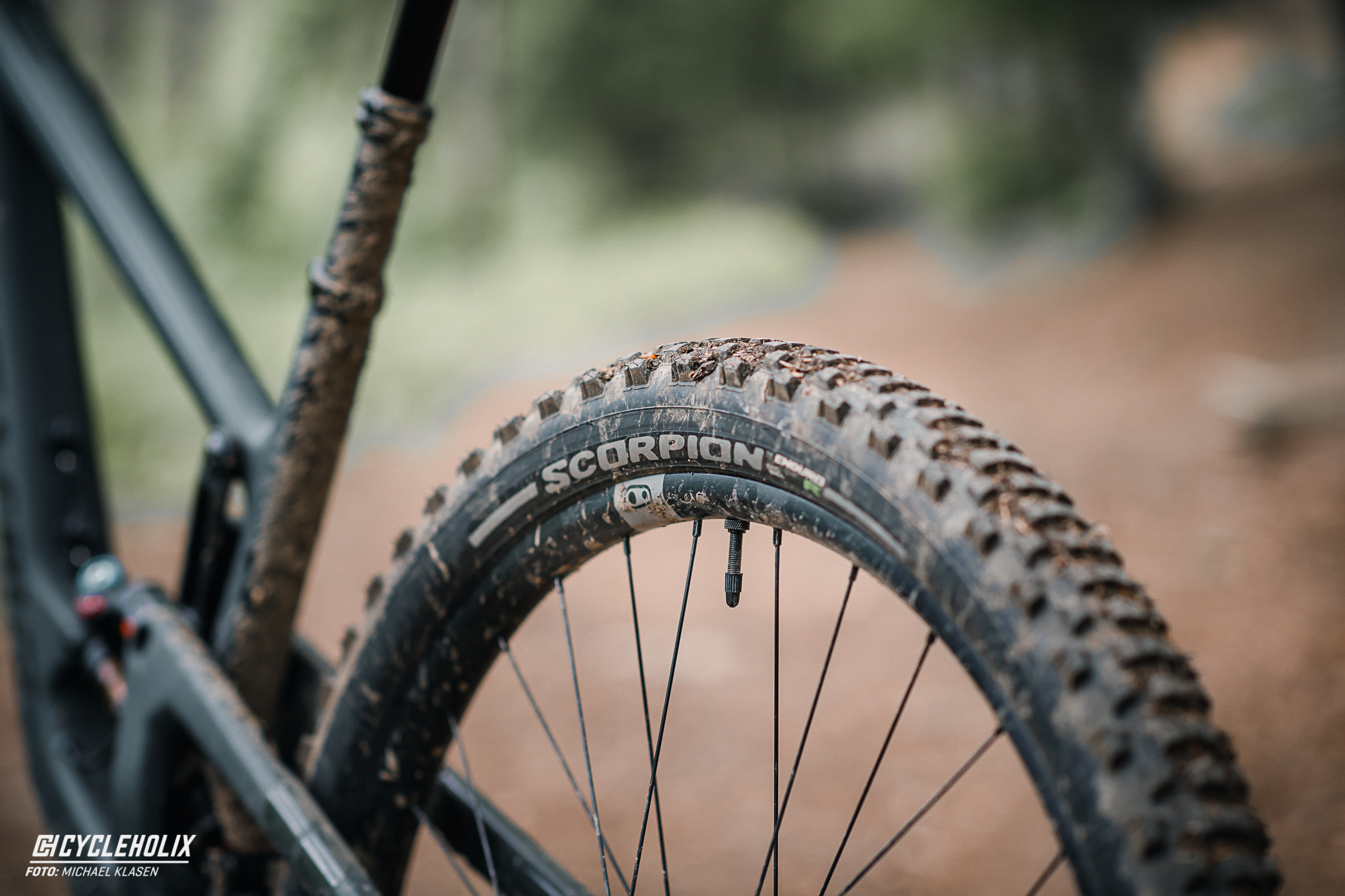 Pirelli SCORPION ENDURO S Und ENDURO R Reifen Im Test