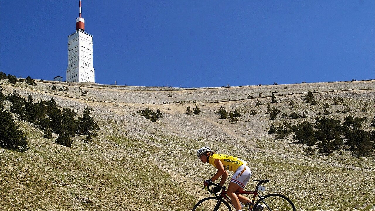 Historischer Moment am Ventoux: Niewiadoma holt das Gelbe Trikot